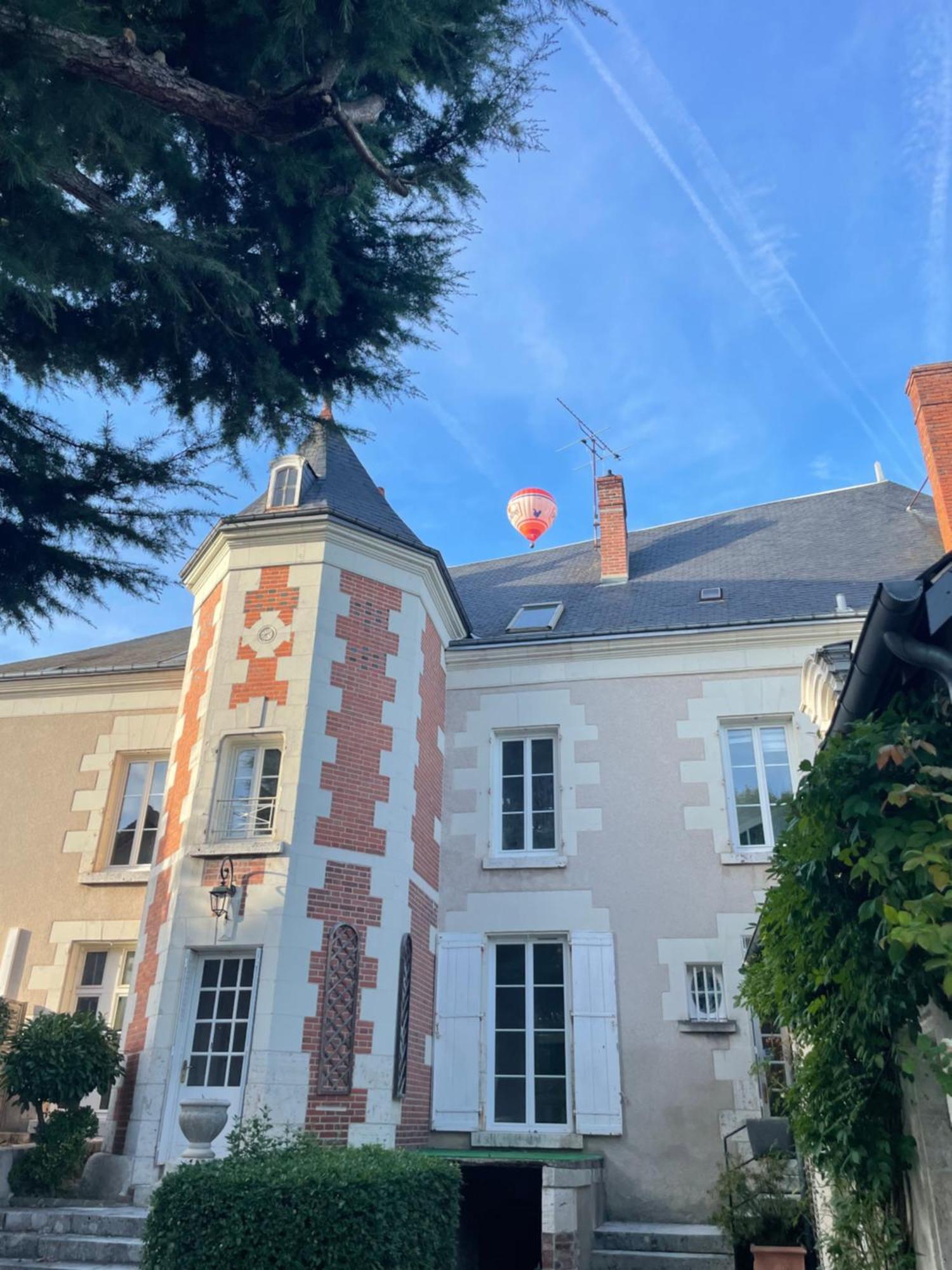 La Maison Voyage Bed And Breakfast Onzain Bagian luar foto